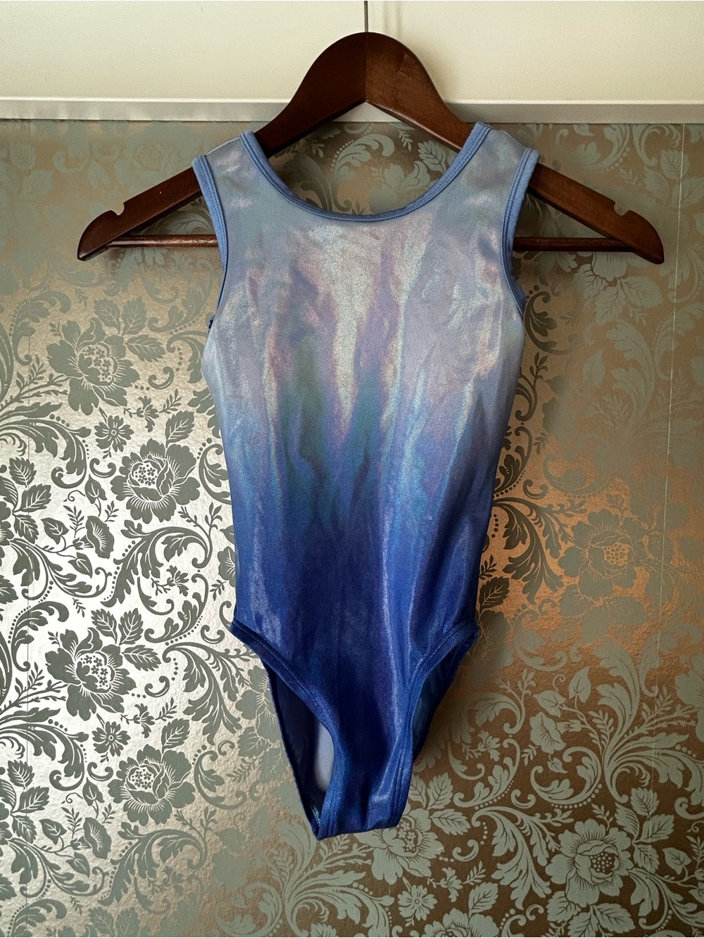 Eolie Kids’ Holographic Lilac One-Piece Gymnastics Bodysuit Size 10